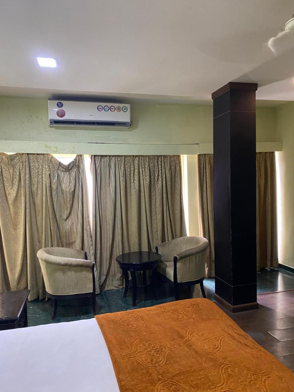 Hotel Skylark Nágpur Kültér fotó