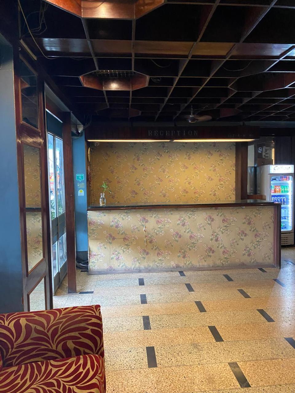 Hotel Skylark Nágpur Kültér fotó